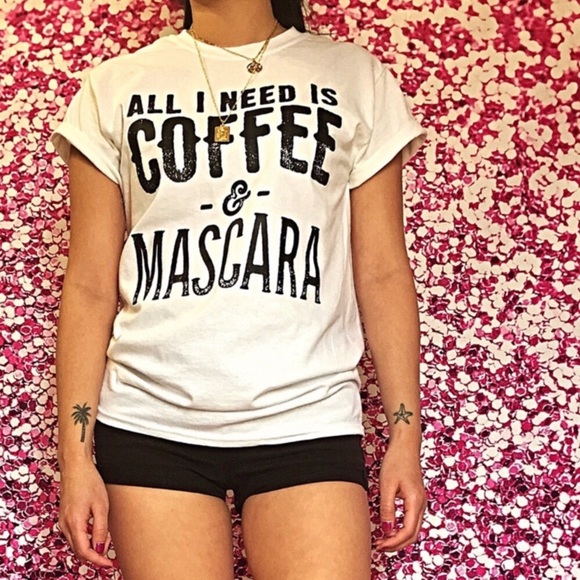 👑 Graphic Tee 👑 - Picture 3 of 3